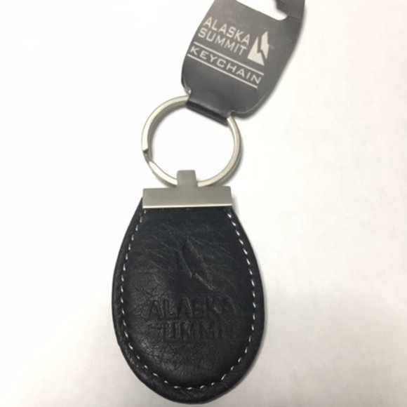 Alaska Summit Leather Keychain w/Silver Toned Hardware 3.5" - Picture 8 of 8